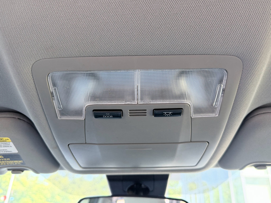 Used 2019 Toyota Highlander LE FWD image 15