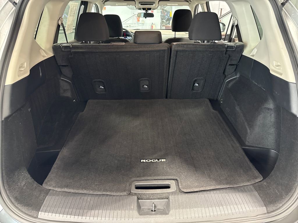 Used 2023 Nissan Rogue SV AWD/4WD image 38