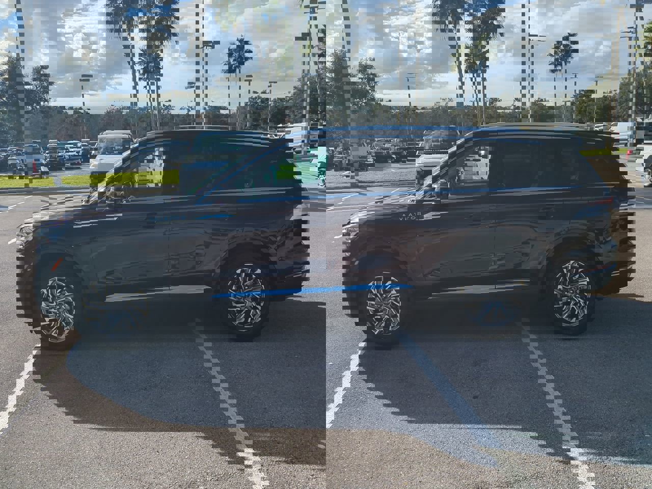 Certified 2023 Lincoln Aviator AWD w/ Class IV Trailer Tow Package image 7