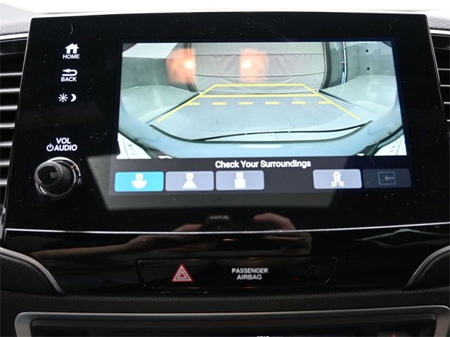 Used 2023 Honda Passport TrailSport image 3