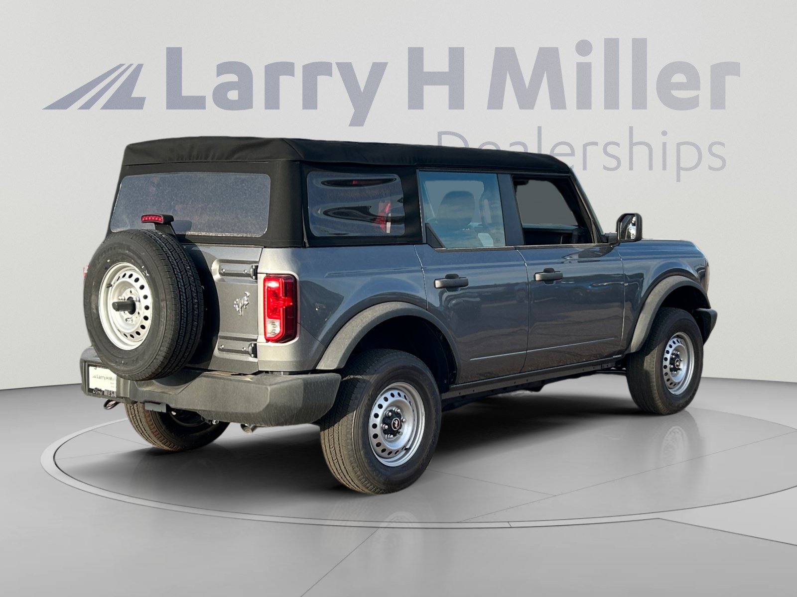 New 2025 Ford Bronco 4-Door AWD/4WD image 5