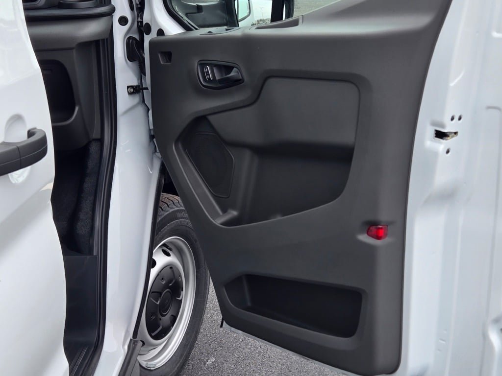 New 2026 Ford Transit 250 148 Medium Roof RWD image 5