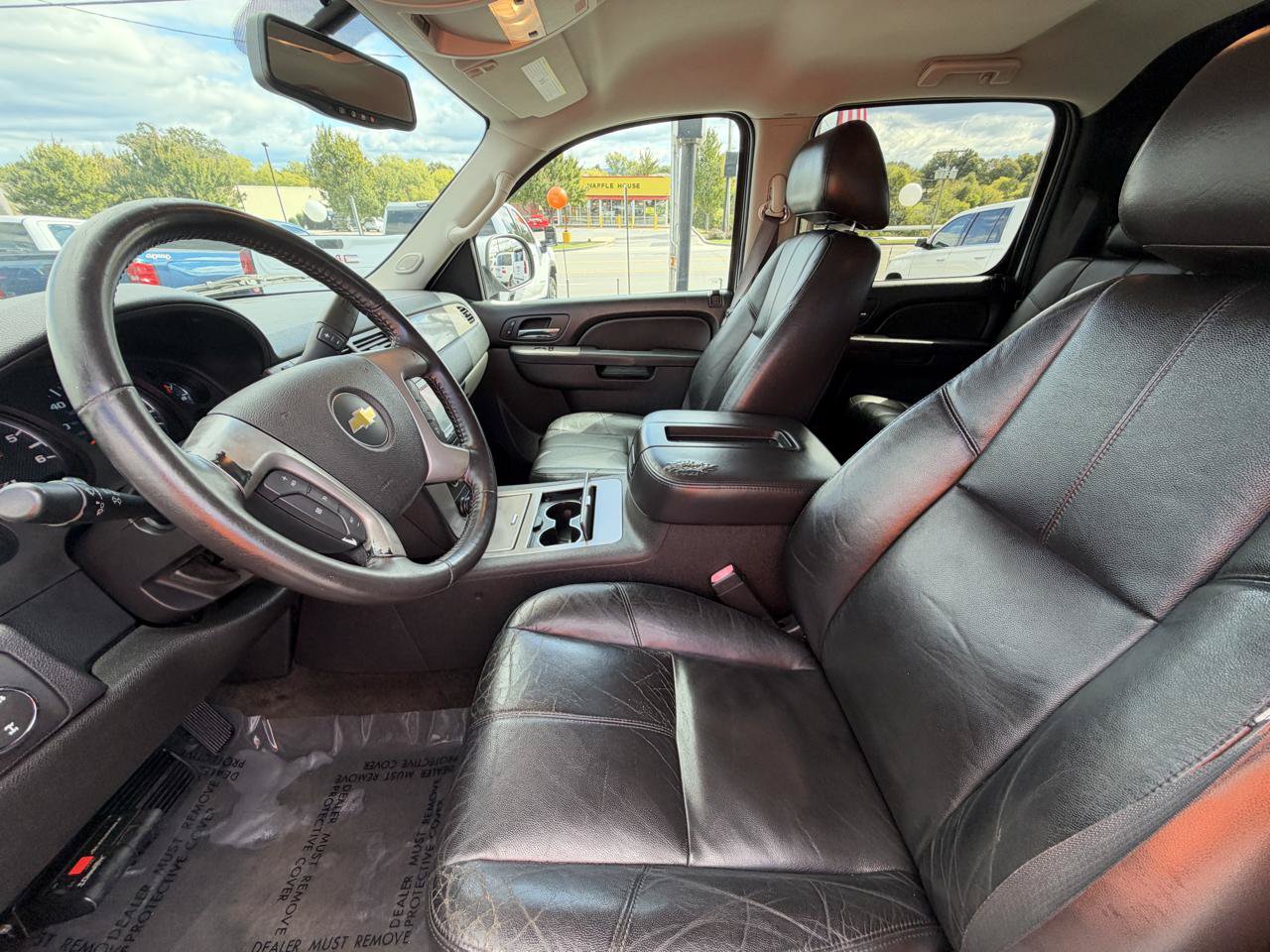 Used 2013 Chevrolet Avalanche LT w/ Suspension Package, Off-Road AWD/4WD image 11