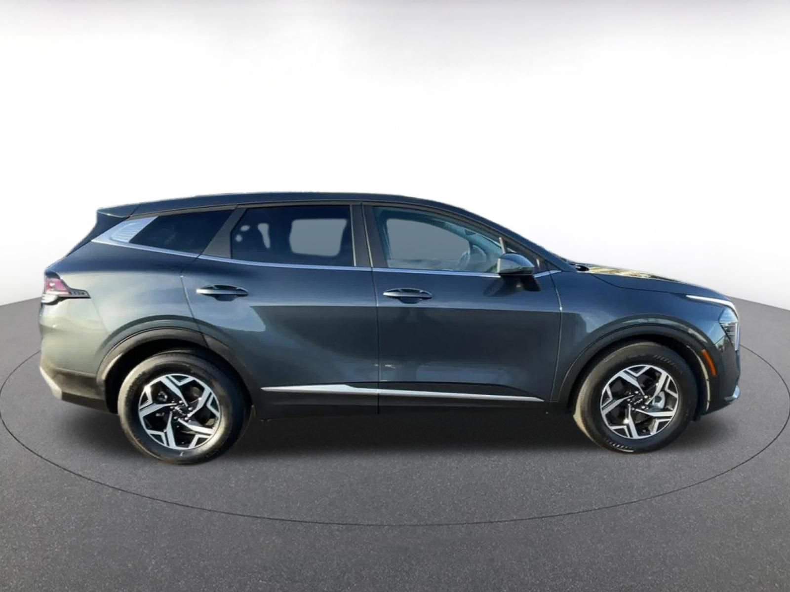 Used 2025 Kia Sportage LX FWD image 16