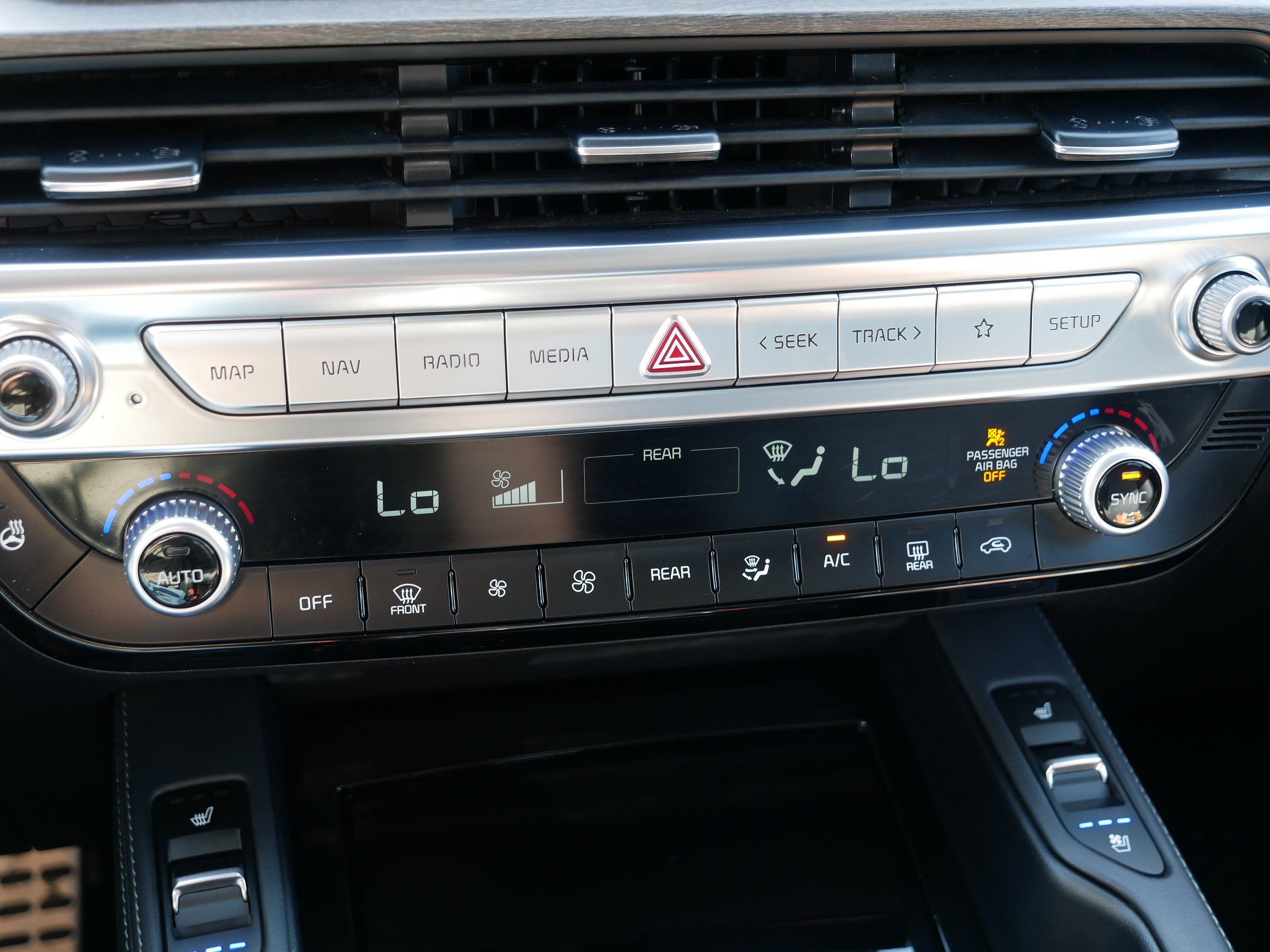 Certified 2022 Kia Telluride SX w/ SX Prestige Package image 23