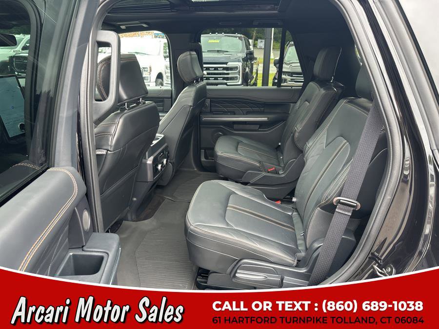 Used 2023 Ford Expedition Platinum image 13