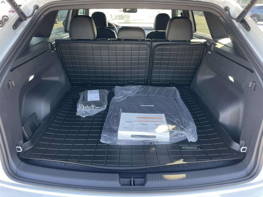 New 2026 Volkswagen Atlas Cross Sport SE FWD image 9