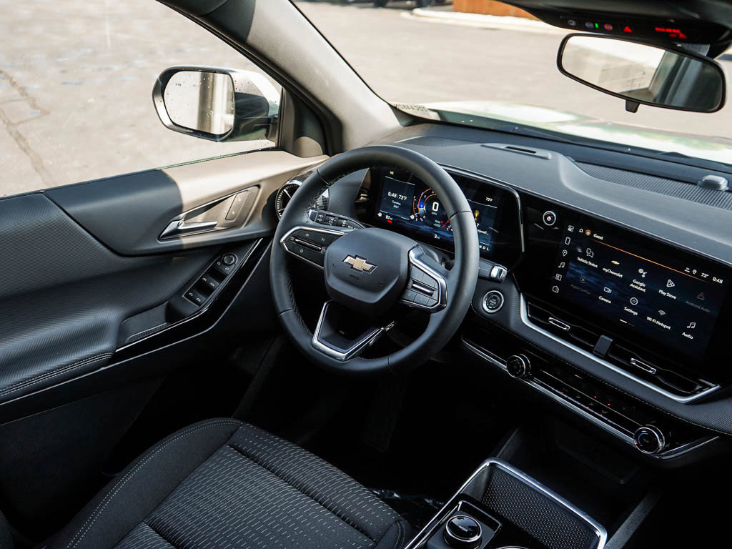 New 2026 Chevrolet Equinox LT w/ LPO, Floor Liner Package image 13