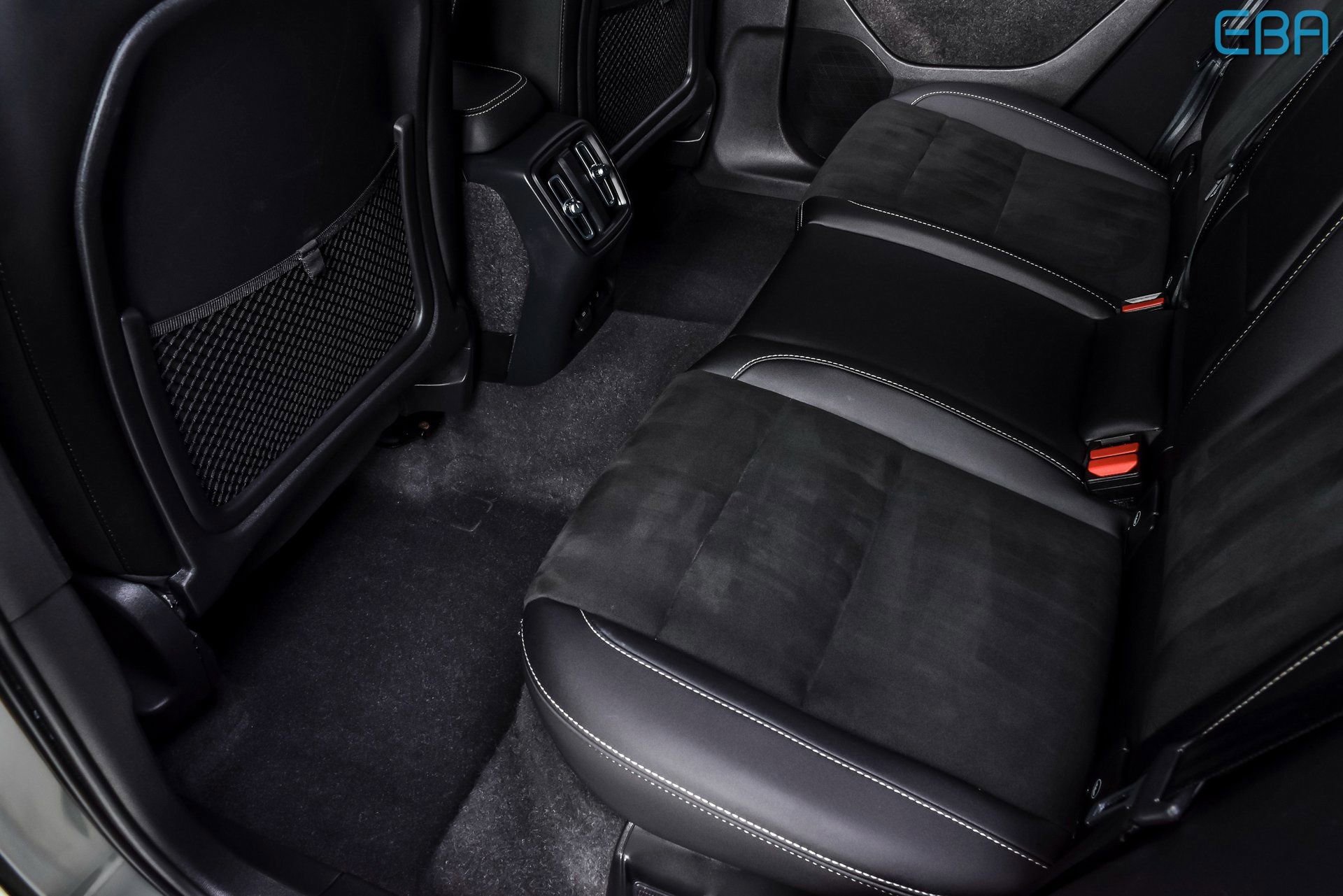 Used 2022 Volvo XC40 P8 Recharge Ultimate image 19