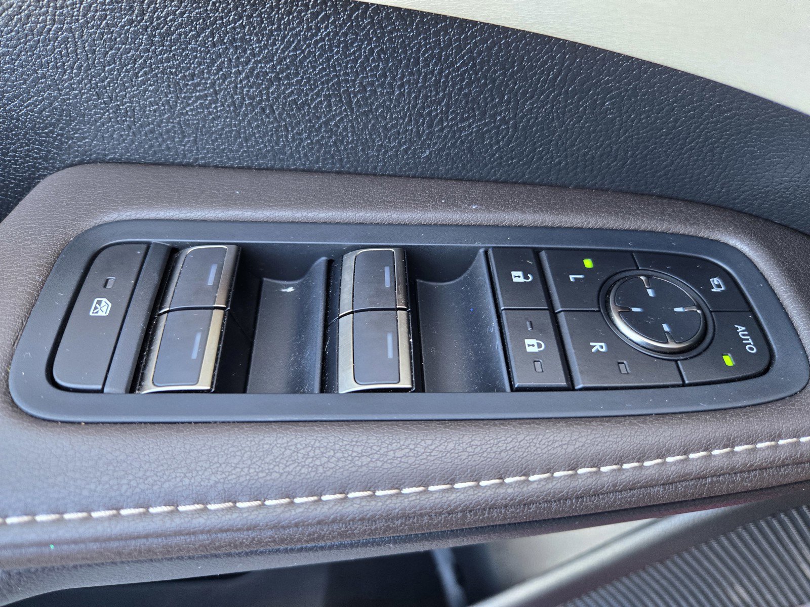 Used 2024 Lexus RX 350 Premium Plus w/ Convenience Package image 25