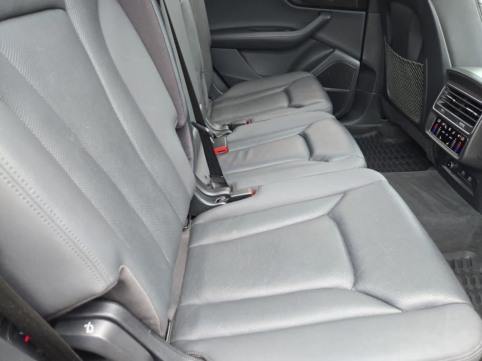 Used 2021 Audi Q7 3.0T Prestige w/ Prestige Package AWD/4WD image 19
