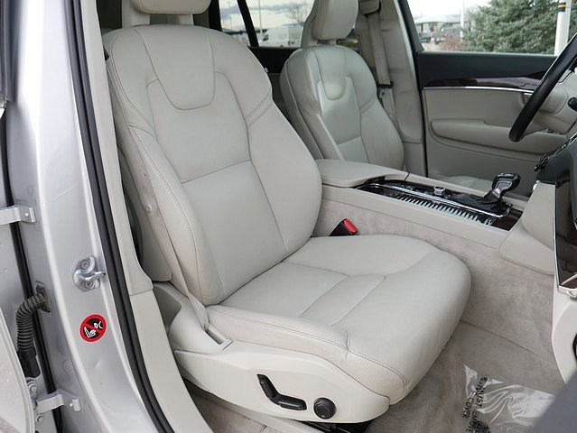 Used 2016 Volvo XC90 T6 Momentum w/ Momentum Plus Package image 59