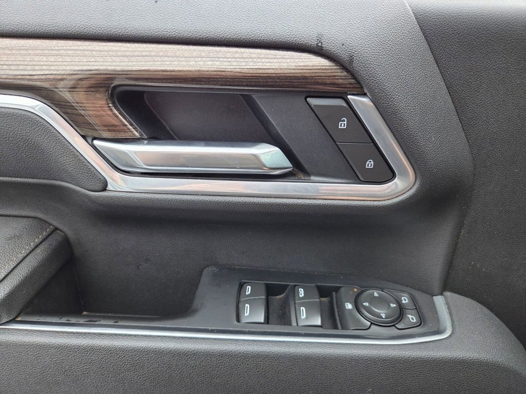 Used 2025 Chevrolet Silverado 2500 LT w/ Convenience Package image 26