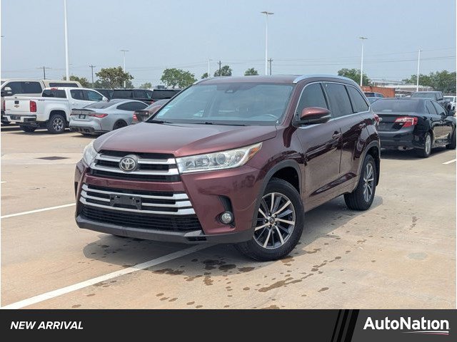 Used 2017 Toyota Highlander XLE FWD image 1