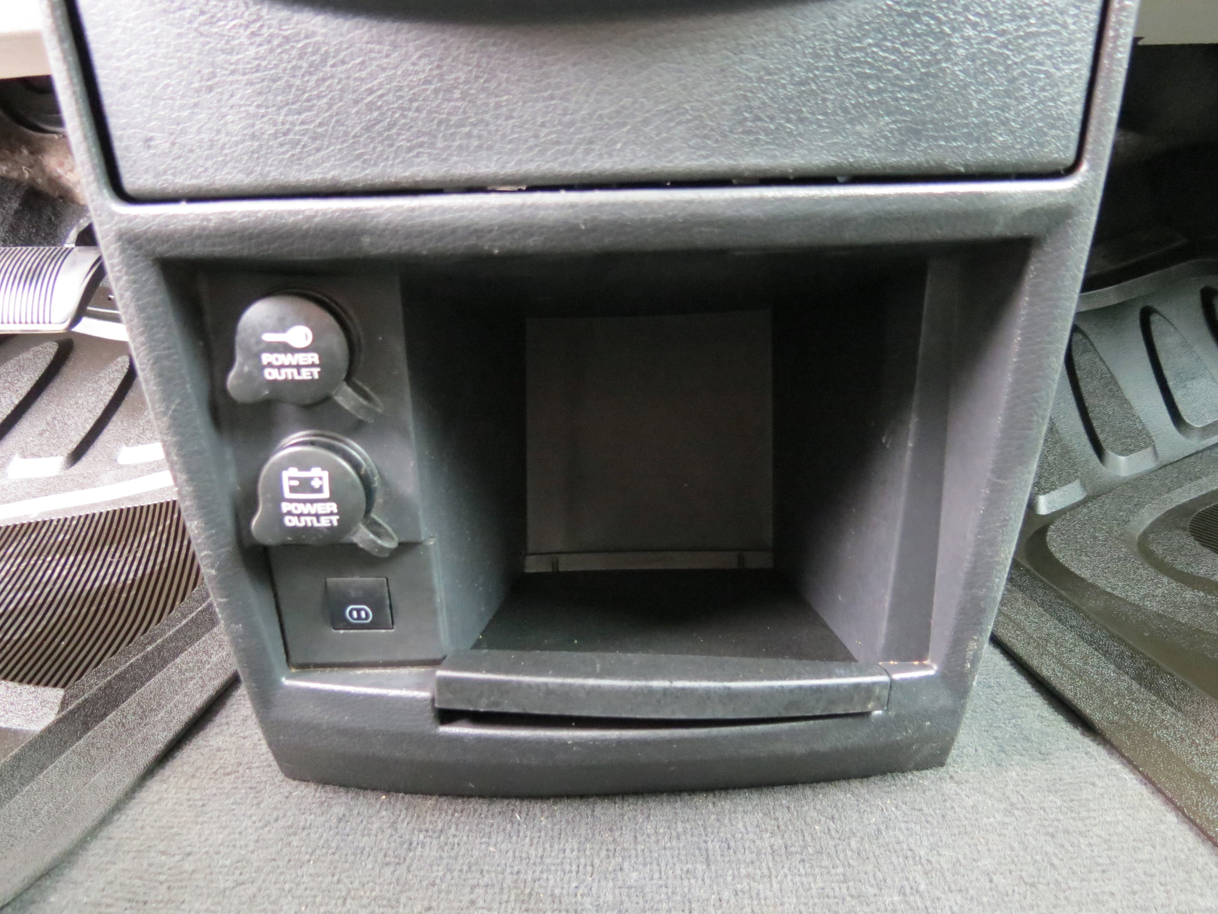 Used 2010 Dodge Grand Caravan SXT w/ Trailer Tow Group FWD image 19