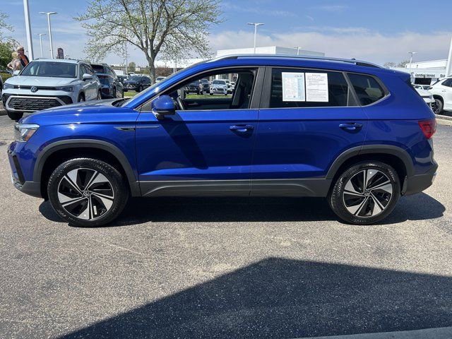 Certified 2024 Volkswagen Taos SE AWD/4WD image 4