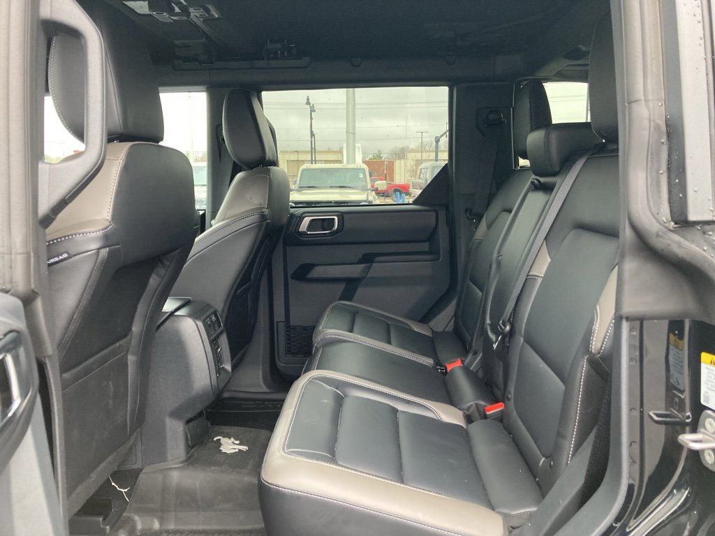 Used 2025 Ford Bronco Outer Banks image 29
