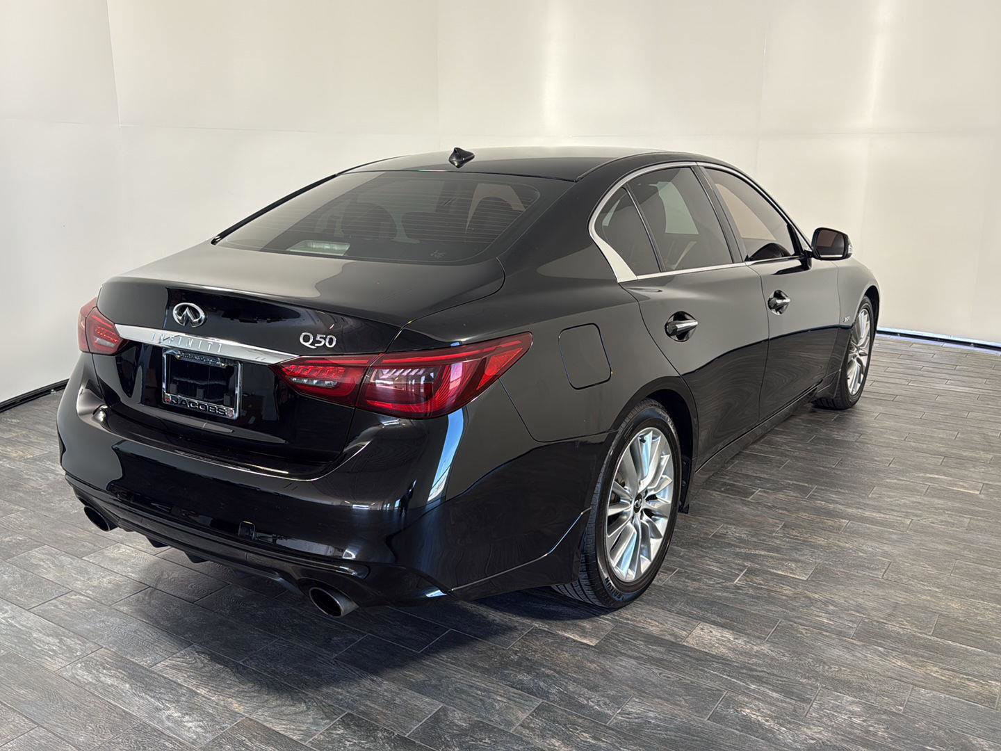 Used 2019 INFINITI Q50 Luxe image 13