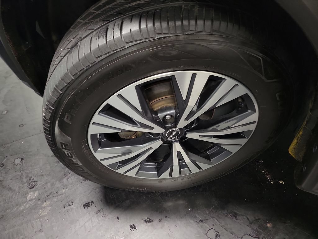 Used 2023 Nissan Rogue SV AWD/4WD image 13