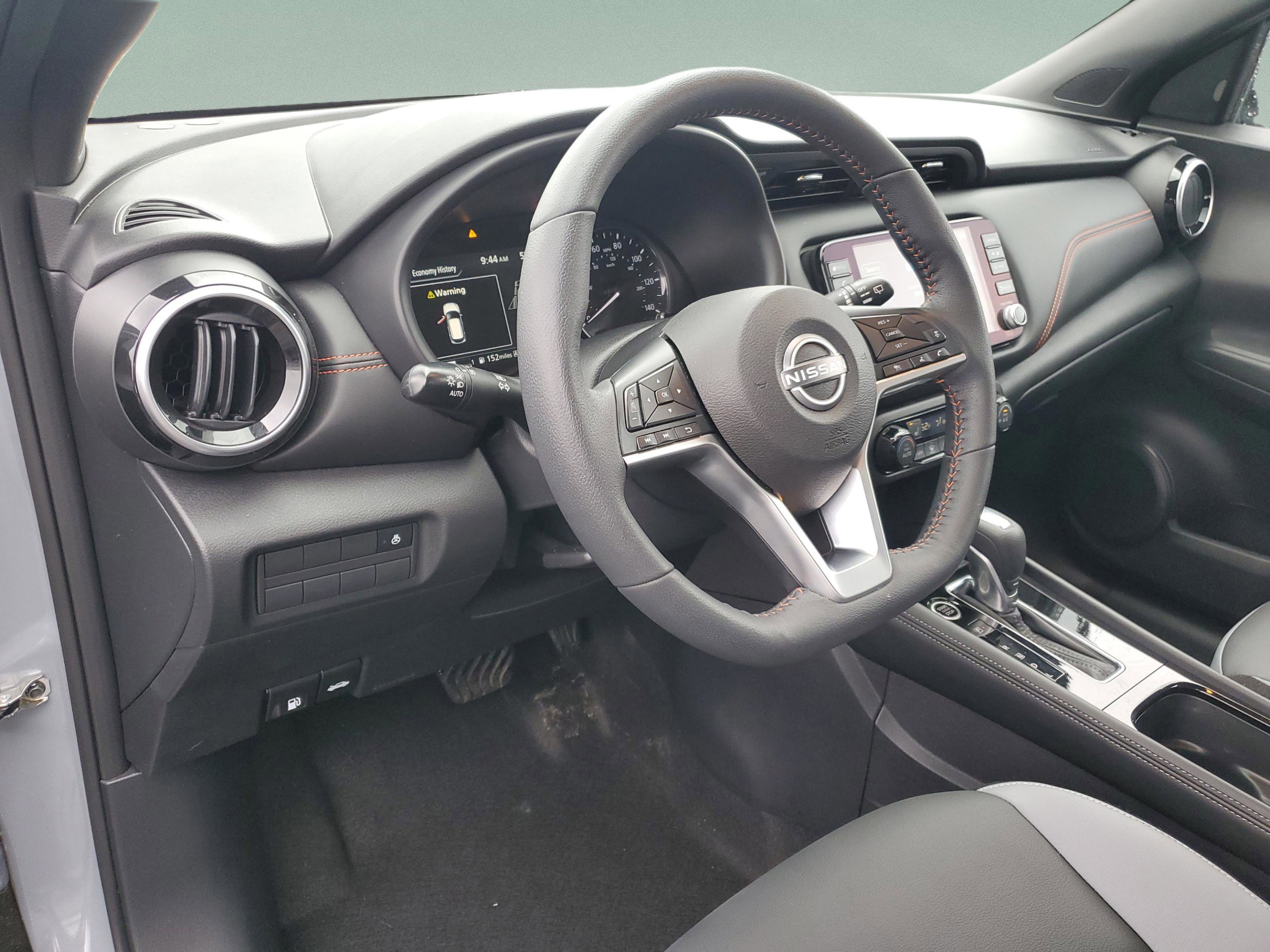 Used 2023 Nissan Kicks SR w/ SR Premium Package FWD image 16