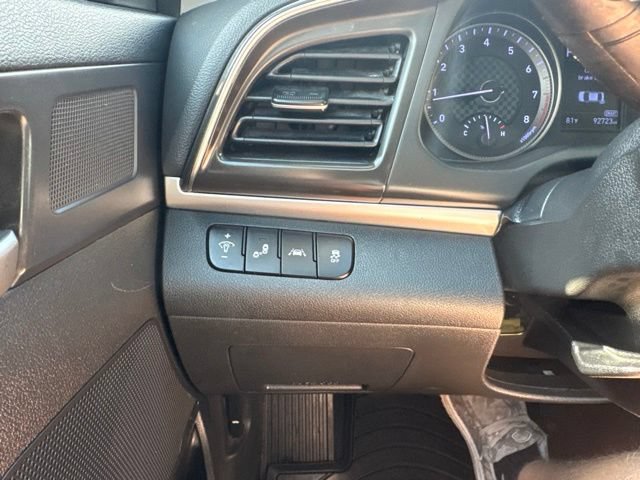 Used 2020 Hyundai Elantra Value Edition w/ Winter Weather Package FWD image 23