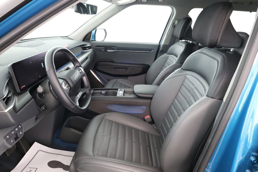 Used 2024 Kia EV9 Land image 21