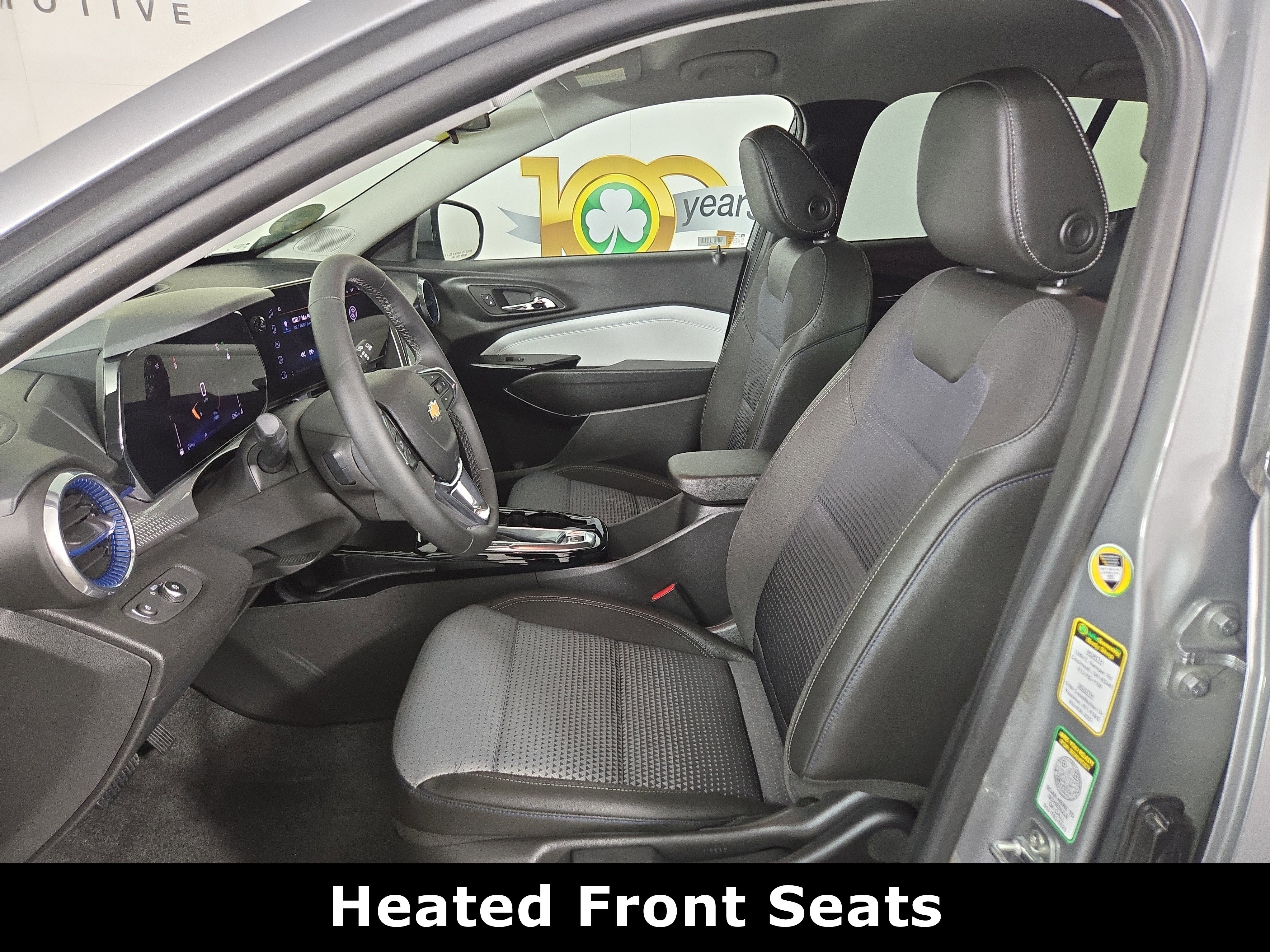 Used 2025 Chevrolet Trax LT w/ LT Convenience Package image 12