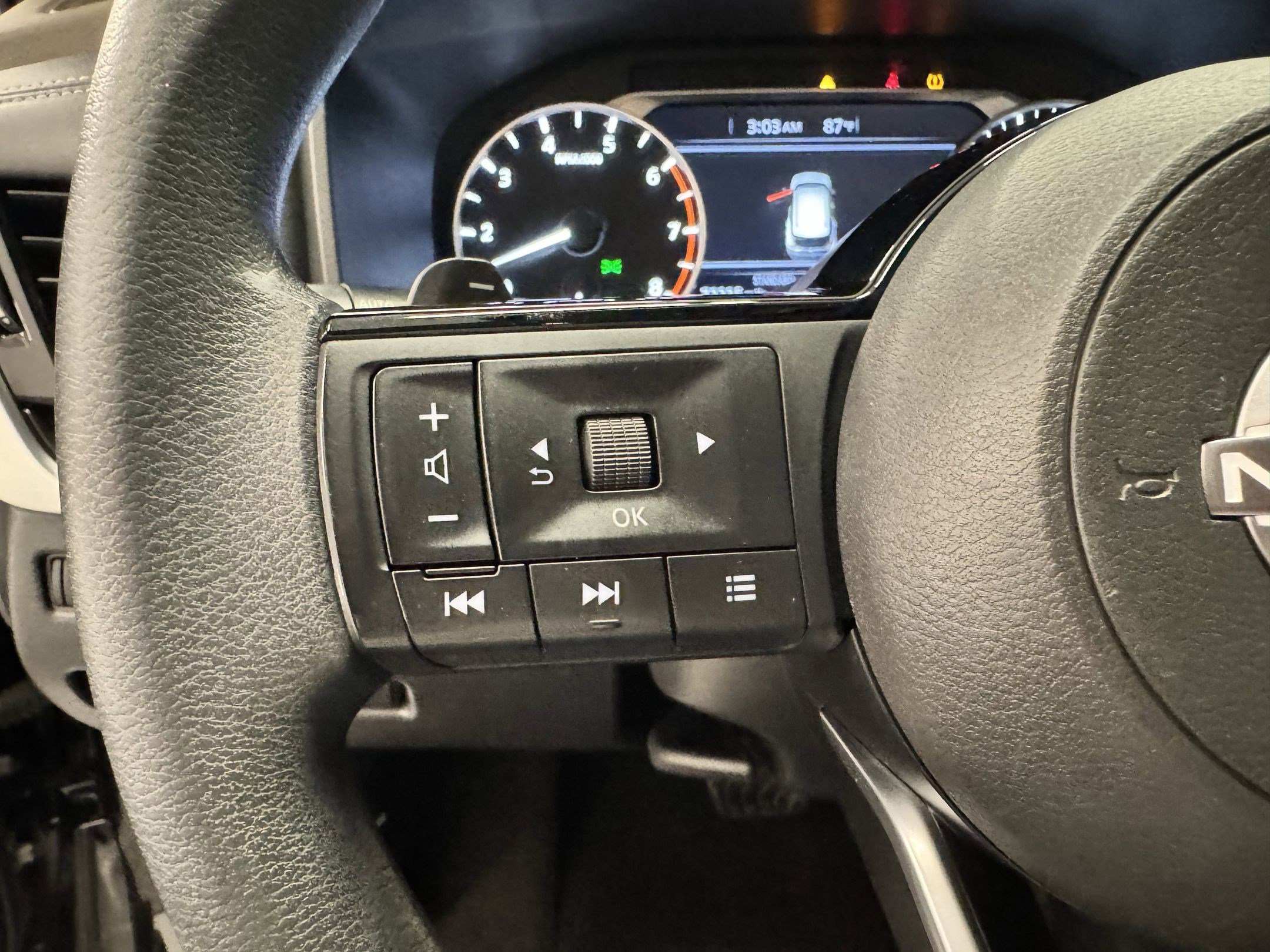 Used 2022 Nissan Rogue SV image 12