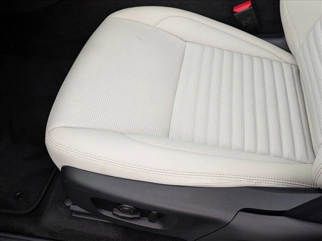 New 2025 Land Rover Discovery Sport S image 4