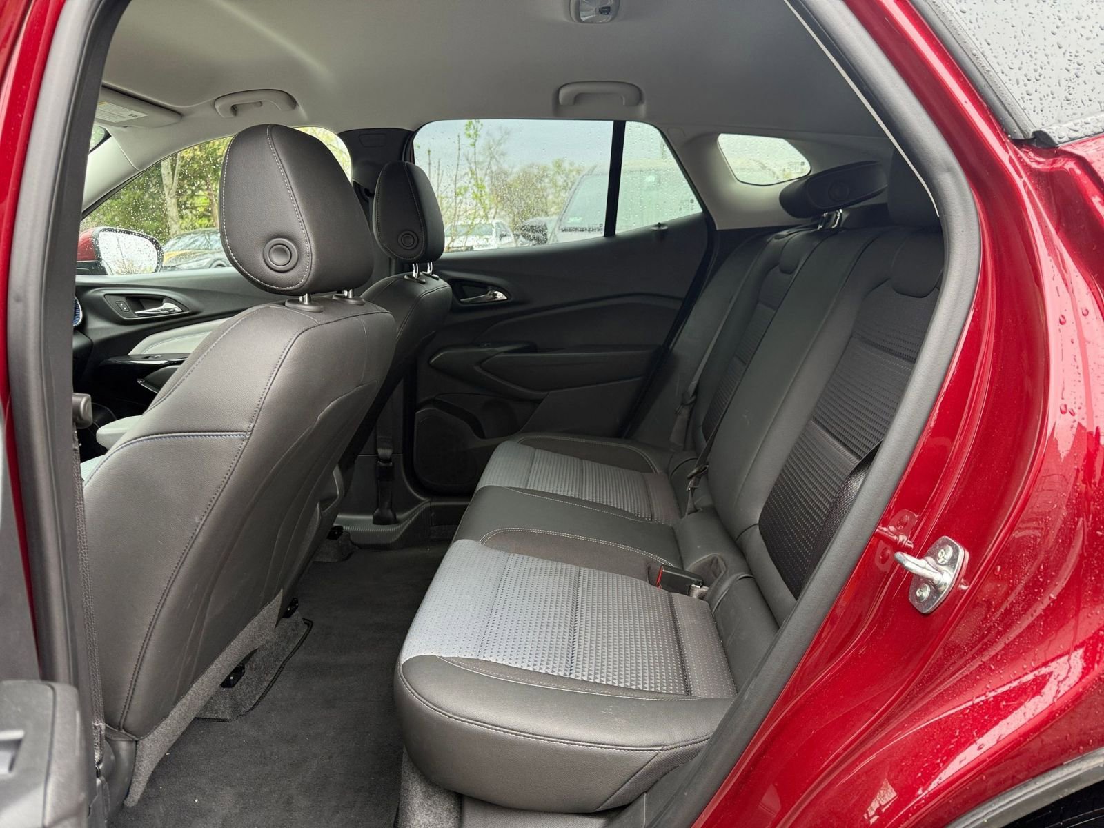 Used 2025 Chevrolet Trax LT image 24