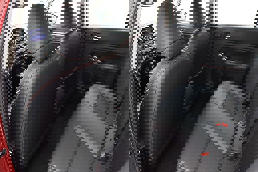 Used 2025 Nissan Altima 2.5 SR image 11