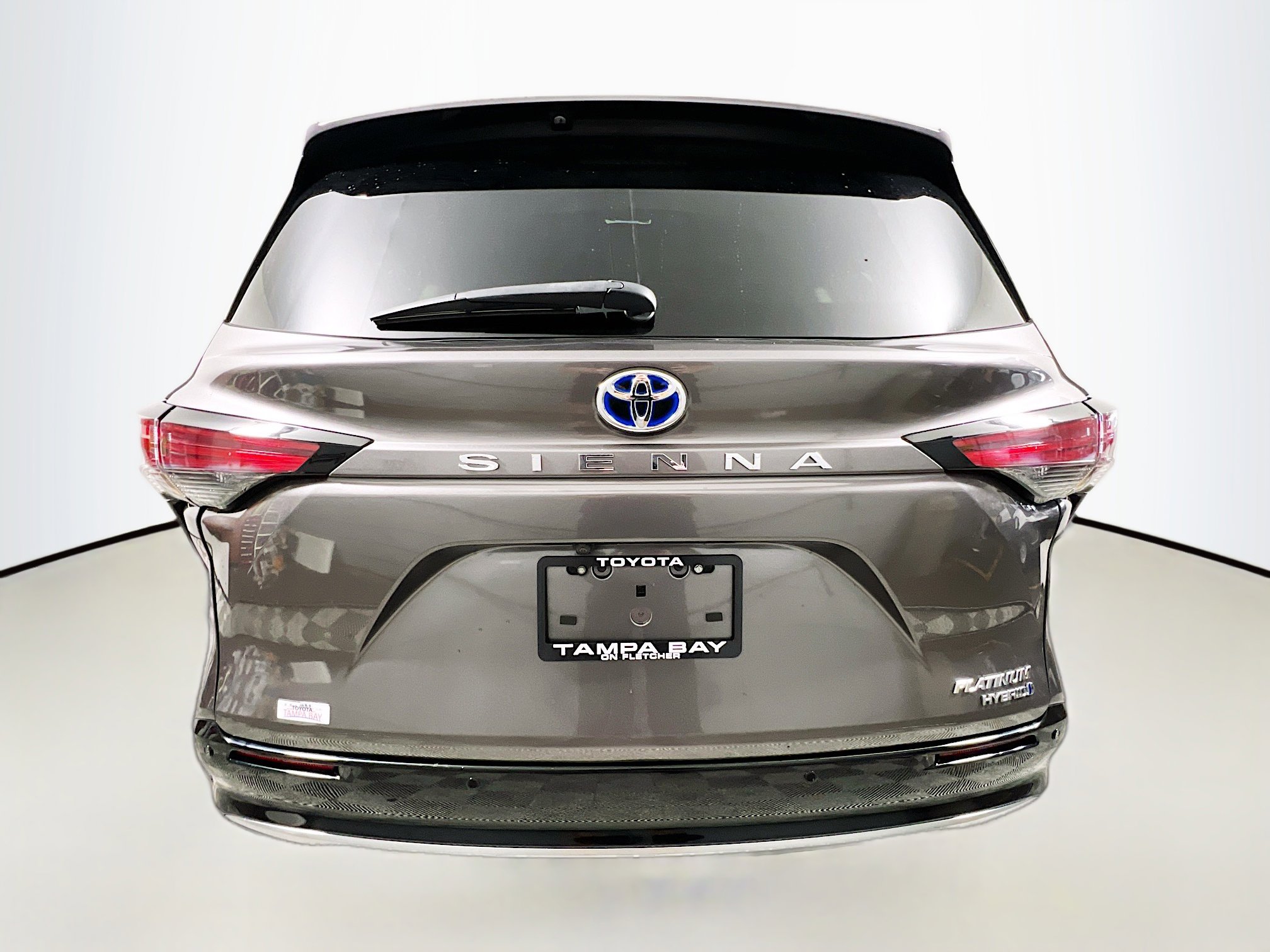 Used 2024 Toyota Sienna Platinum image 6