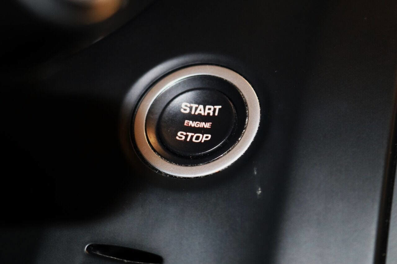 Used 2020 Jaguar E-PACE SE image 47