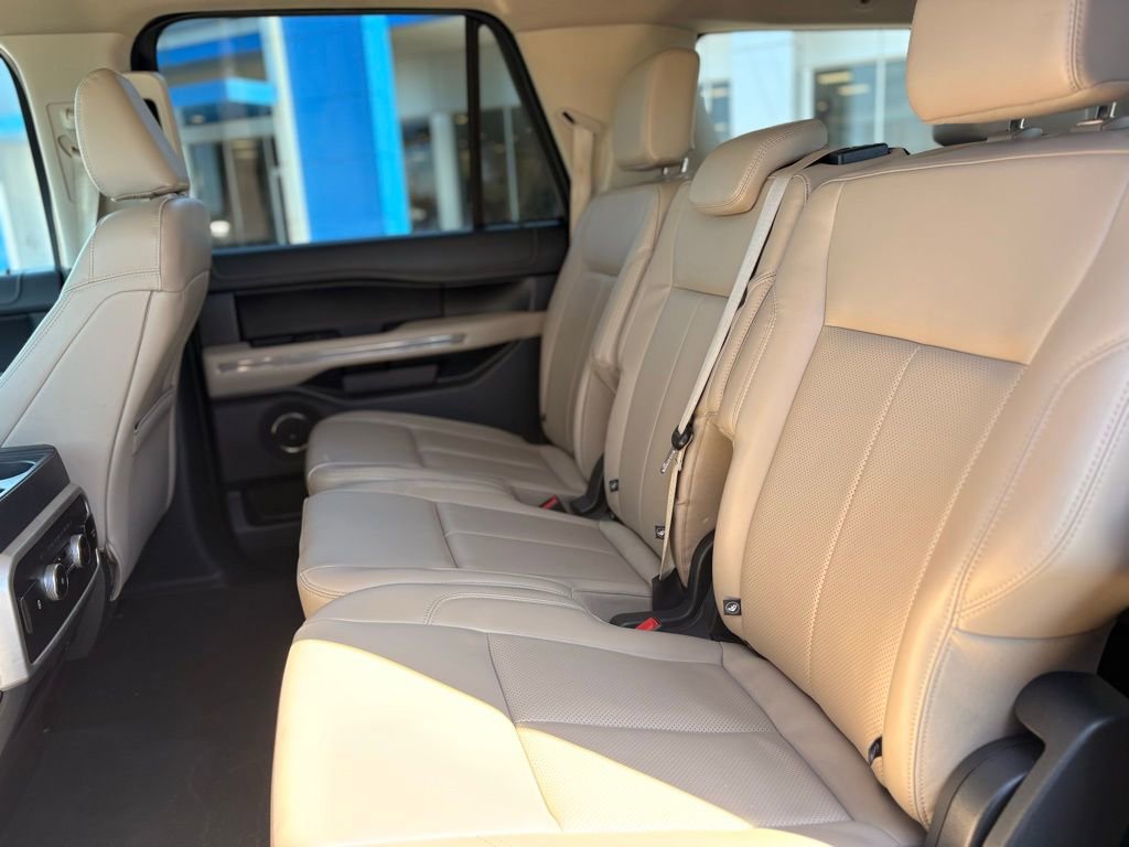 Used 2024 Ford Expedition Max XLT image 15