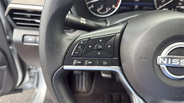 Used 2024 Nissan Altima 2.5 SV image 16