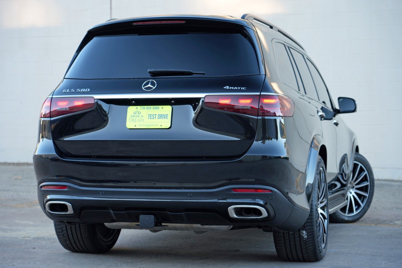 Used 2025 Mercedes-Benz GLS 580 4MATIC image 5