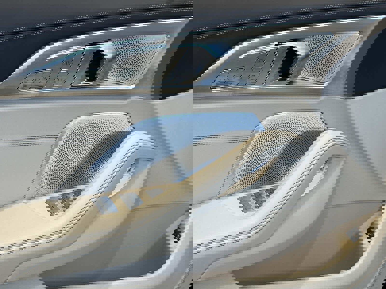 New 2026 BMW M850i xDrive Convertible w/ M Carbon Exterior Package image 26