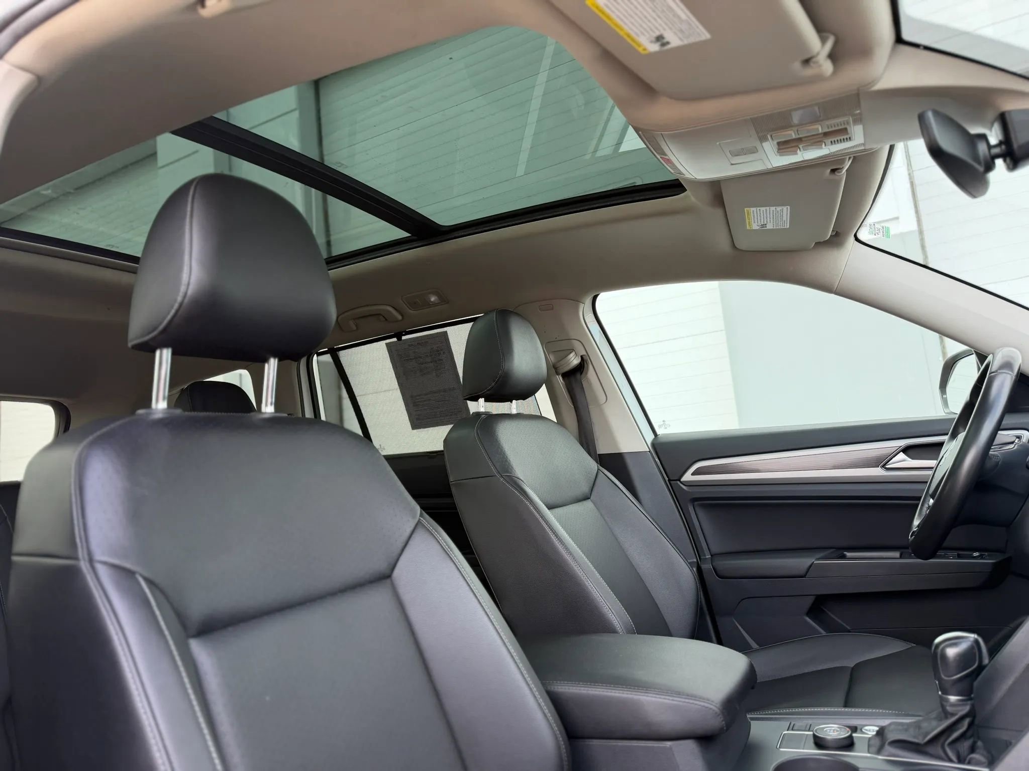 Used 2019 Volkswagen Atlas SE w/ Panoramic Sunroof Package image 17