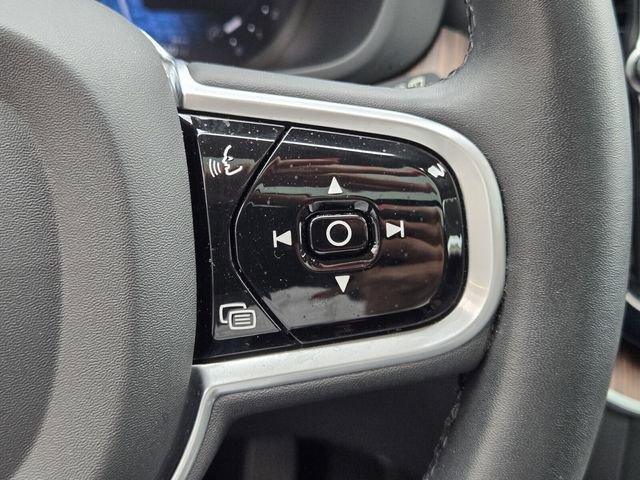 Certified 2023 Volvo XC60 B5 Plus w/ Climate Package image 26