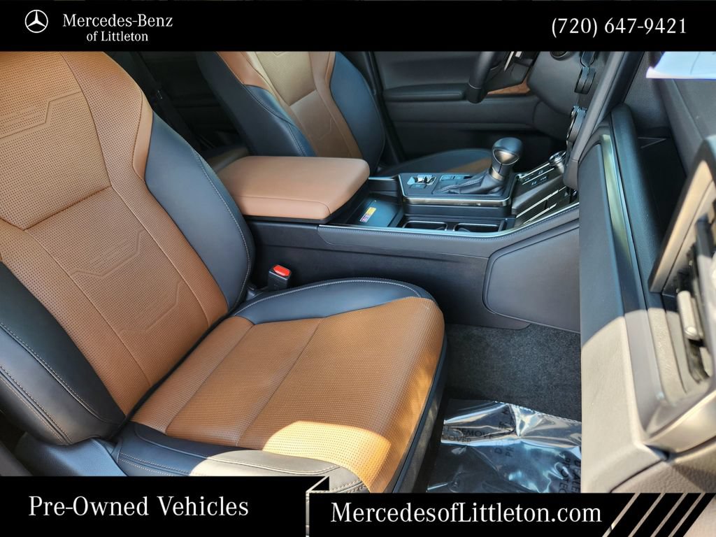 Used 2024 Lexus GX 550 w/ Accessory Package (31) AWD/4WD image 13