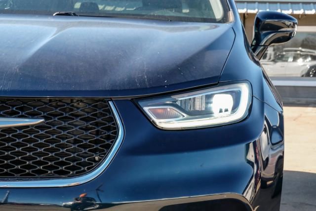 Used 2021 Chrysler Pacifica Touring-L image 51
