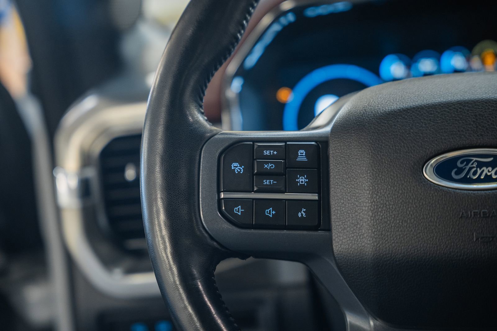 Certified 2023 Ford F150 Lariat w/ Equipment Group 502A High image 35