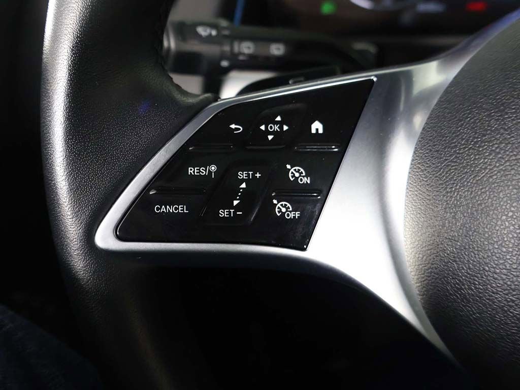 Used 2025 Mercedes-Benz GLB 250 4MATIC image 41