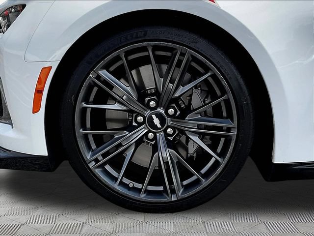 Used 2018 Chevrolet Camaro ZL1 RWD image 31