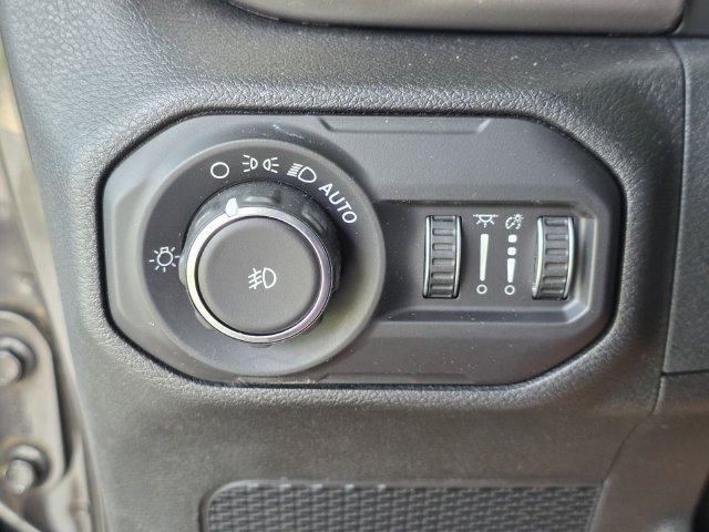Used 2018 Jeep Wrangler Unlimited Sport S AWD/4WD image 20