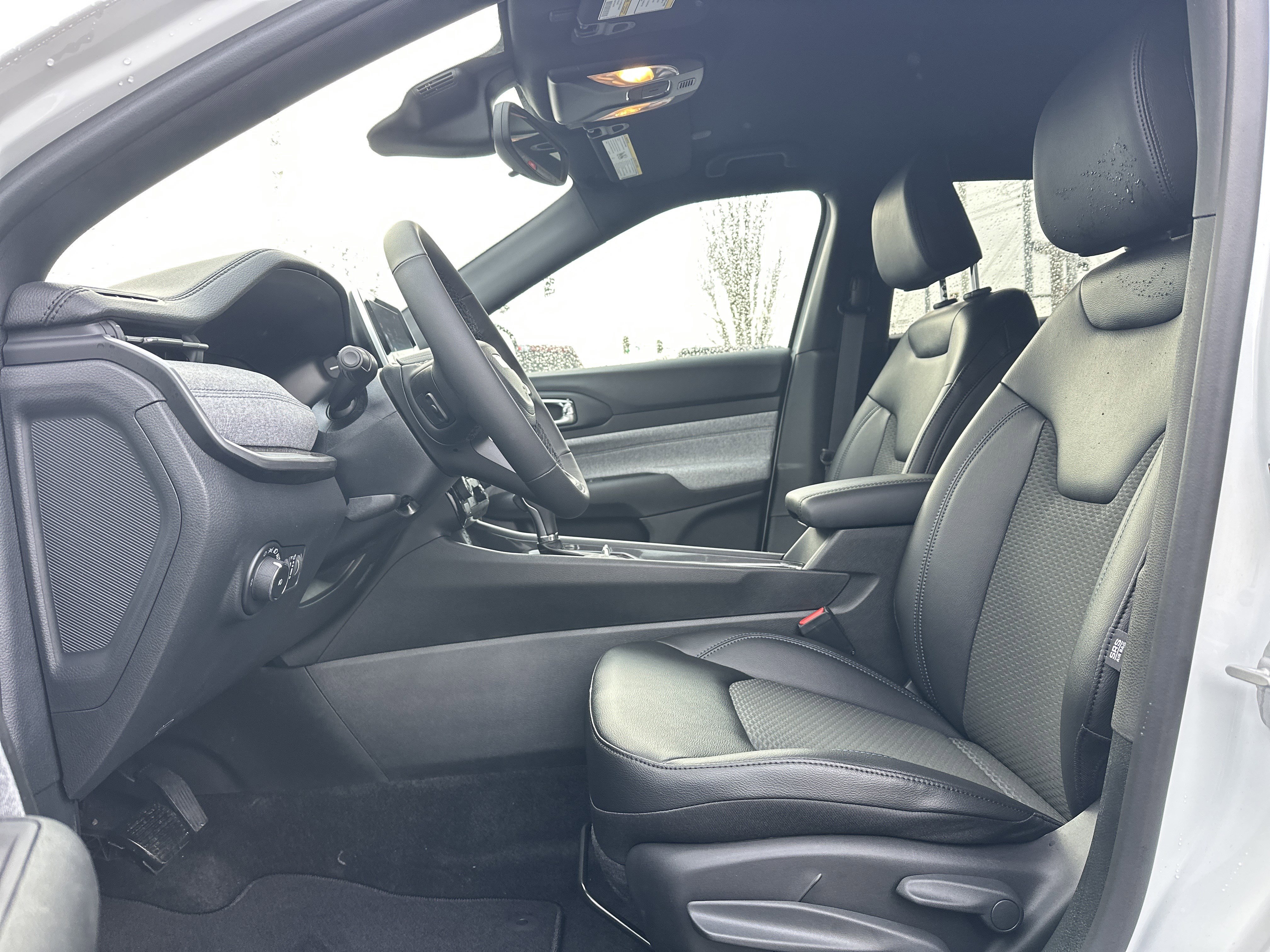 New 2026 Jeep Compass Latitude image 10