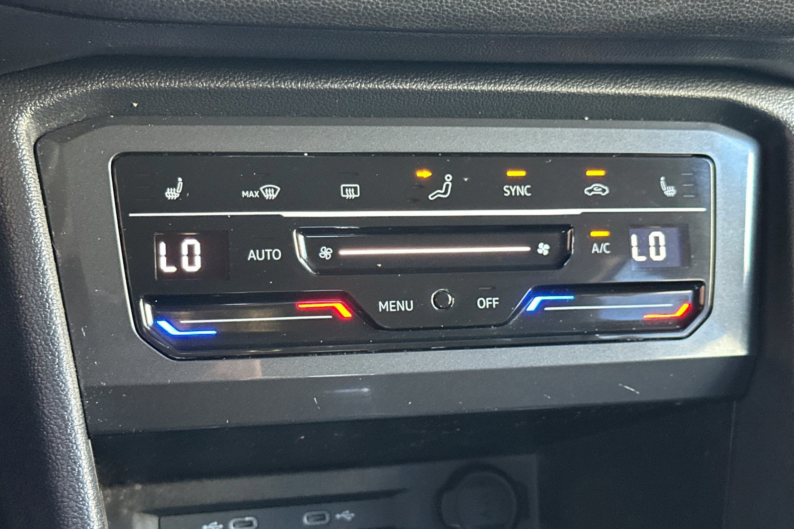 Used 2022 Volkswagen Tiguan SE image 17