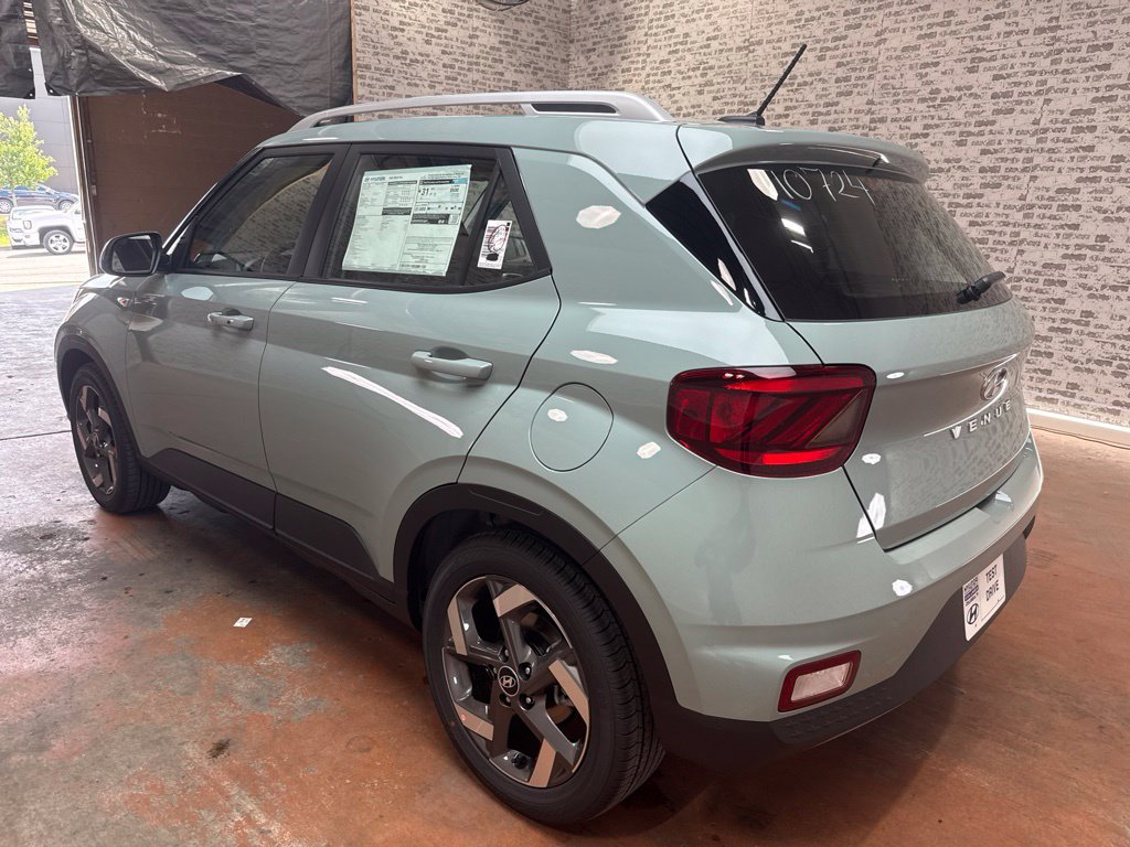 New 2026 Hyundai Venue SEL FWD image 5