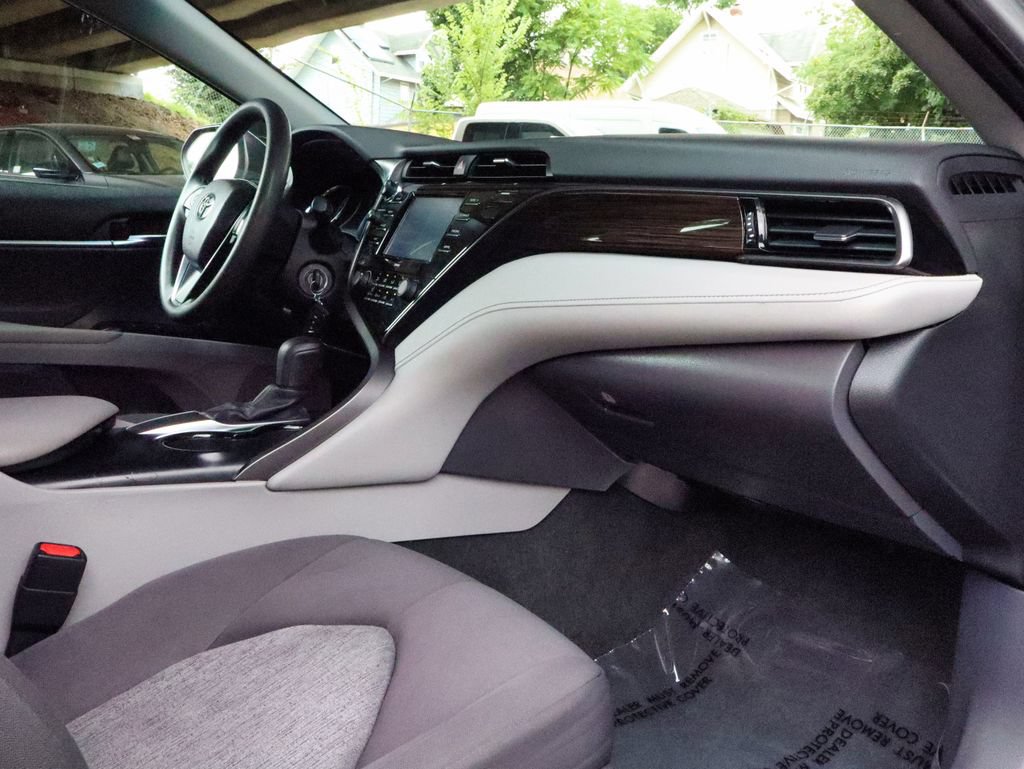 Used 2020 Toyota Camry LE FWD image 22