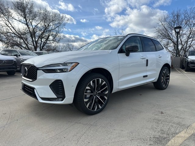 New 2026 Volvo XC60 B5 Ultra w/ Protection Package Premier image 3